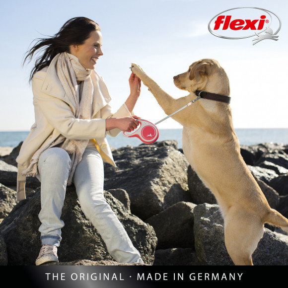 Поводок-рулетка Flexi New Comfort M 5 метров до 25 кг лента, розовый Поводок-рулетка Flexi New Comfort M 5 метров до 25 кг лента, розовый